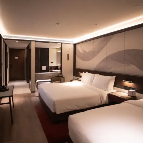 Habitación familiar de lujo con vista al río.